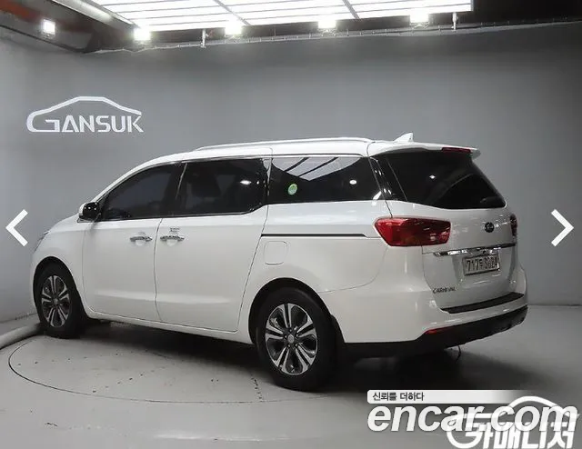 Kia Carnival 2018 thumb 3