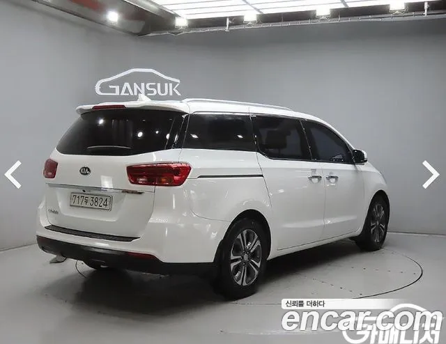 Kia Carnival 2018 thumb 4