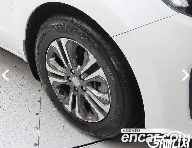 Kia Carnival 2018 thumb 5