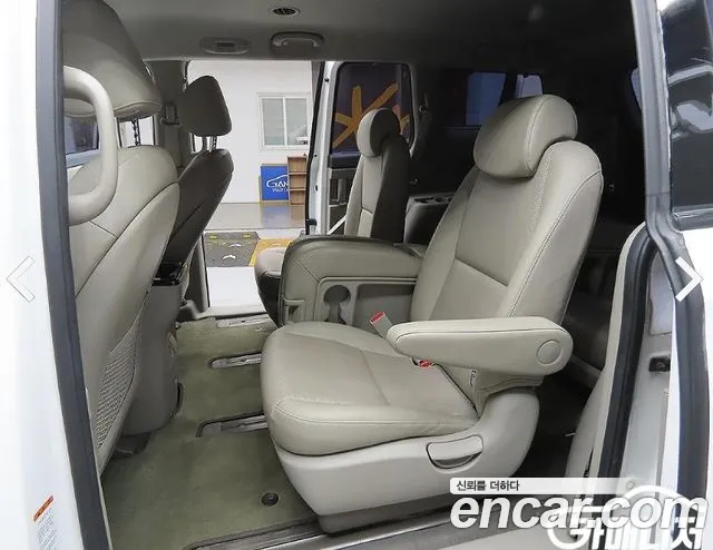 Kia Carnival 2018 thumb 9