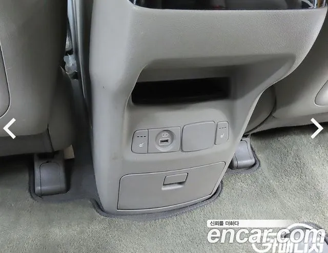 Kia Carnival 2018 thumb 10