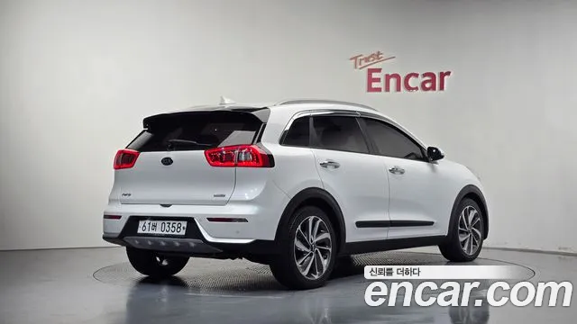 Kia Niro 2016 thumb 2