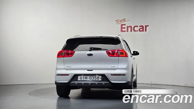 Kia Niro 2016 thumb 4
