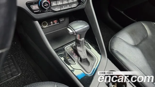 Kia Niro 2016 thumb 9