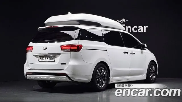 Kia Carnival 2015 thumb 2