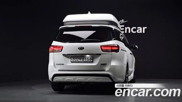 Kia Carnival 2015 thumb 4