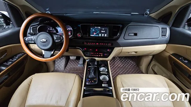 Kia Carnival 2015 thumb 7