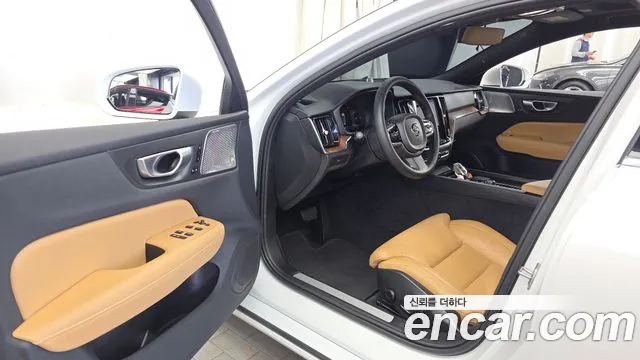 Volvo S60 2023 thumb 10