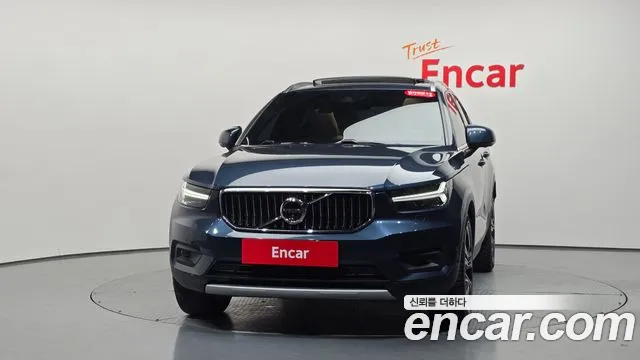 Volvo XC40 2020 thumb 2