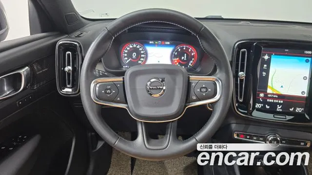 Volvo XC40 2020 thumb 11