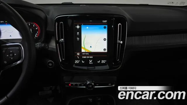 Volvo XC40 2020 thumb 12