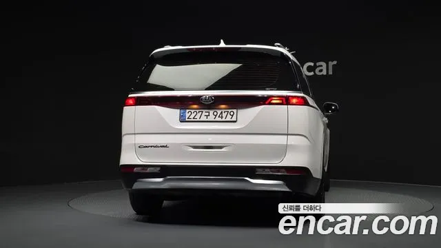 Kia Carnival 2020 thumb 3