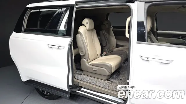 Kia Carnival 2020 thumb 11