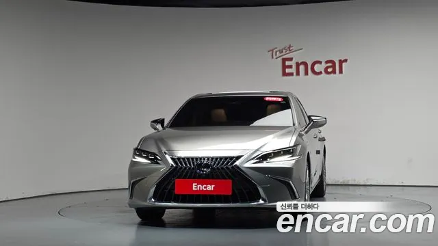 Lexus ES 2024 thumb 2