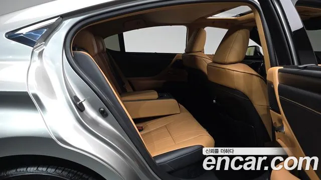 Lexus ES 2024 thumb 10