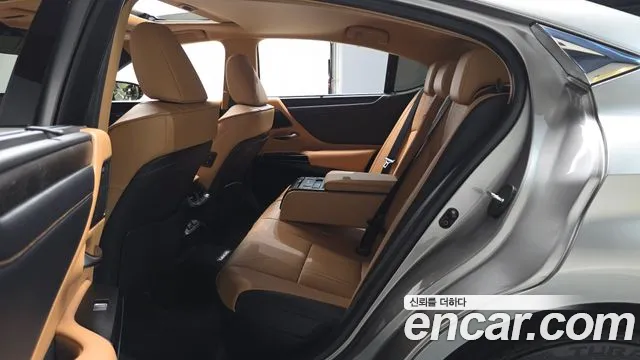 Lexus ES 2024 thumb 11