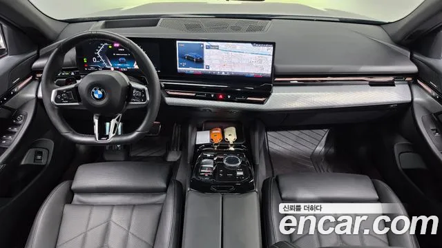 BMW 5-Series 2024 thumb 6