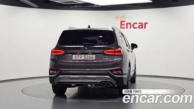 Hyundai Santa Fe 2018 thumb 4