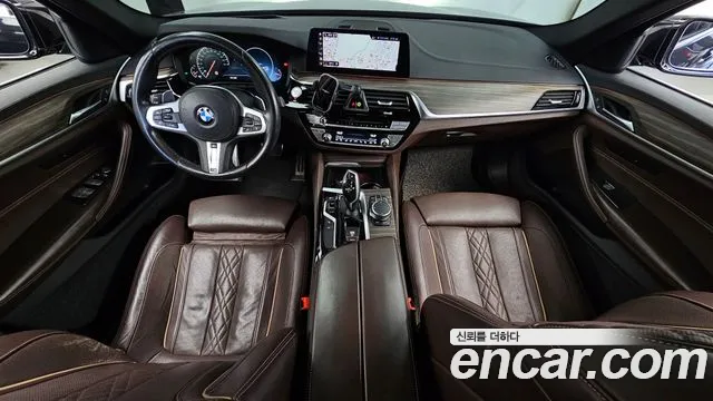 BMW 5-Series 2019 thumb 7