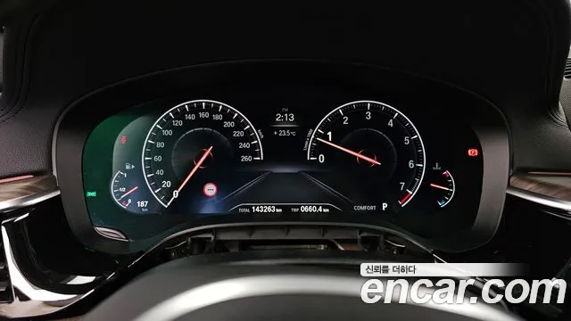 BMW 5-Series 2019 thumb 8