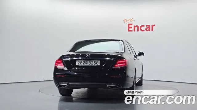 Mercedes-Benz E-Класс 2019 thumb 4