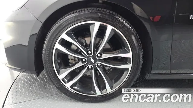 ChevroletGMDaewoo Malibu 2017 thumb 4