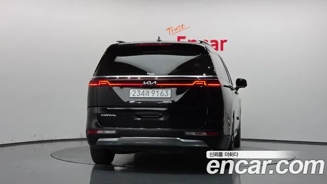 Kia Carnival 2023 thumb 4