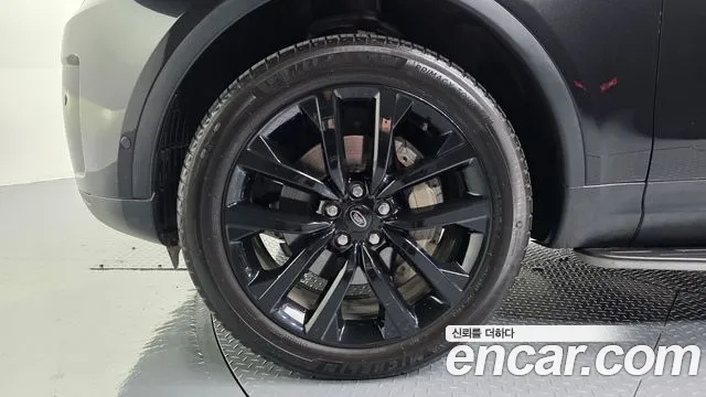 Land Rover Discovery 2022 thumb 5