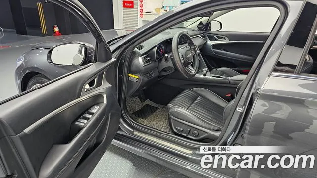 Genesis G70 2019 thumb 10
