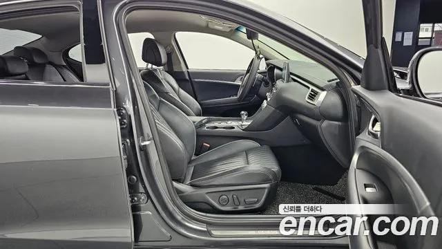 Genesis G70 2019 thumb 11