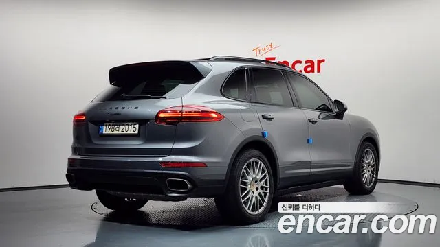 Porsche Cayenne 2015 thumb 2