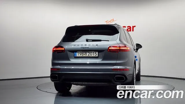 Porsche Cayenne 2015 thumb 4