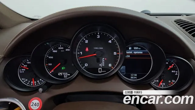 Porsche Cayenne 2015 thumb 8