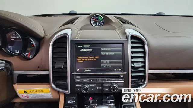 Porsche Cayenne 2015 thumb 12