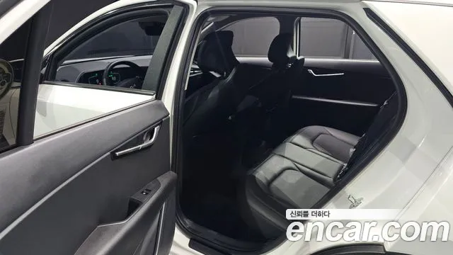 Kia Niro 2023 thumb 12