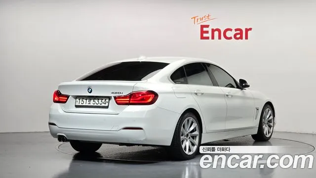 BMW 4-Series 2019 thumb 2