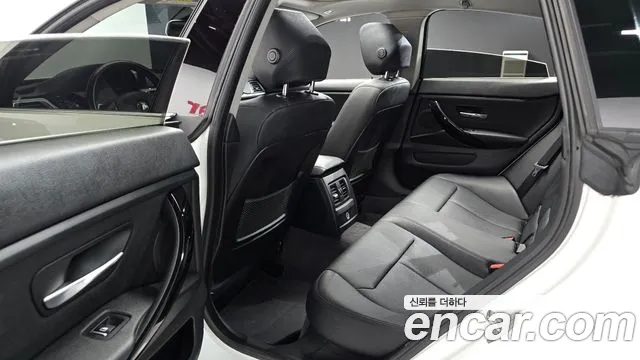 BMW 4-Series 2019 thumb 11