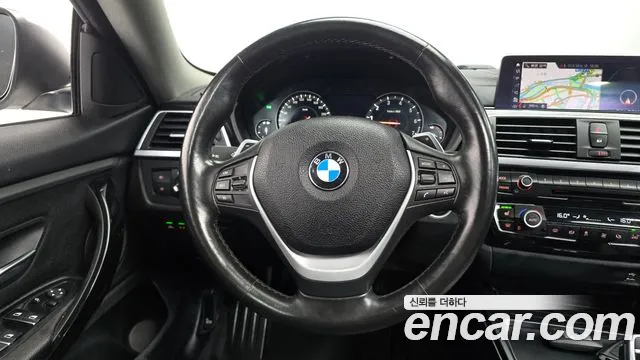 BMW 4-Series 2019 thumb 12