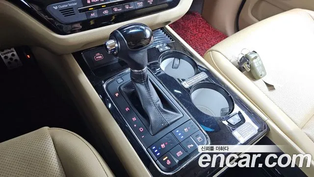 Kia Carnival 2015 thumb 9