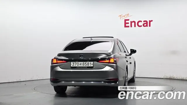Lexus ES 2024 thumb 4