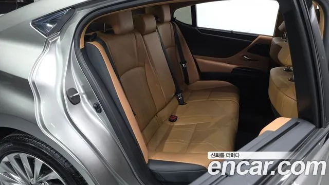Lexus ES 2024 thumb 12