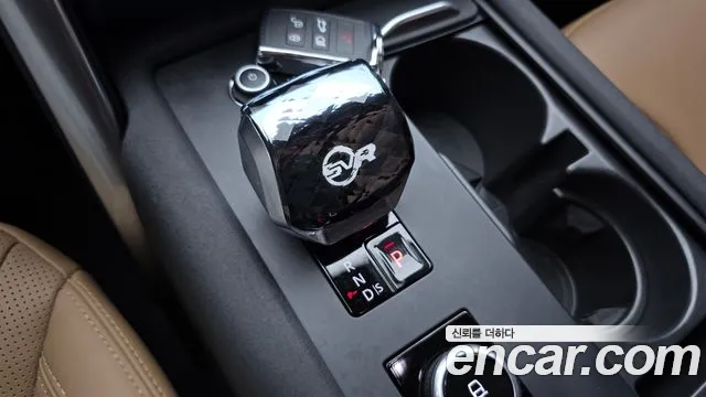 Land Rover Discovery 2024 thumb 9