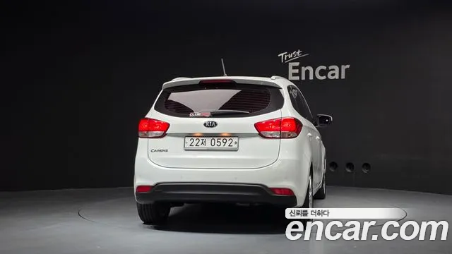 Kia Carens 2016 thumb 4