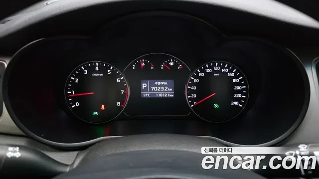 Kia Carens 2016 thumb 8