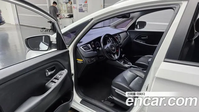 Kia Carens 2016 thumb 10