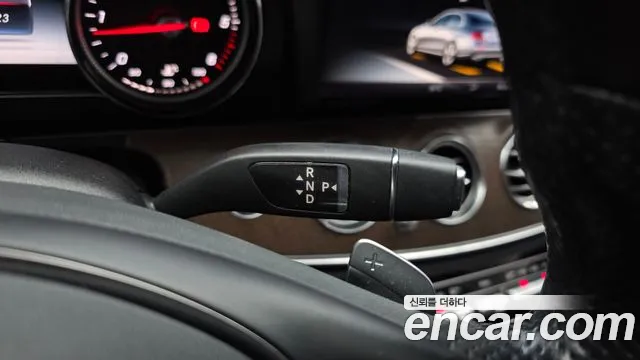Mercedes-Benz E-Класс 2017 thumb 9