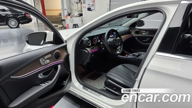Mercedes-Benz E-Класс 2017 thumb 10
