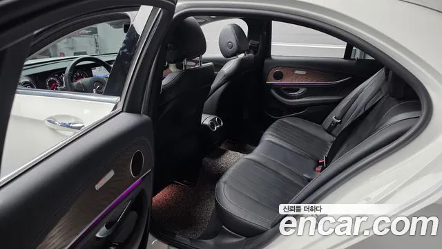 Mercedes-Benz E-Класс 2017 thumb 11