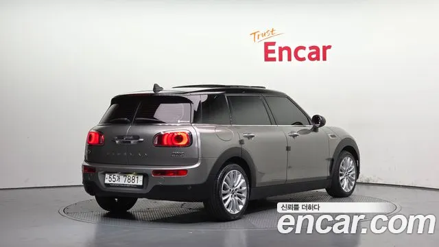 MINI Clubman 2017 thumb 2
