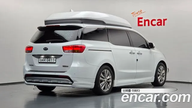 Kia Carnival 2016 thumb 2